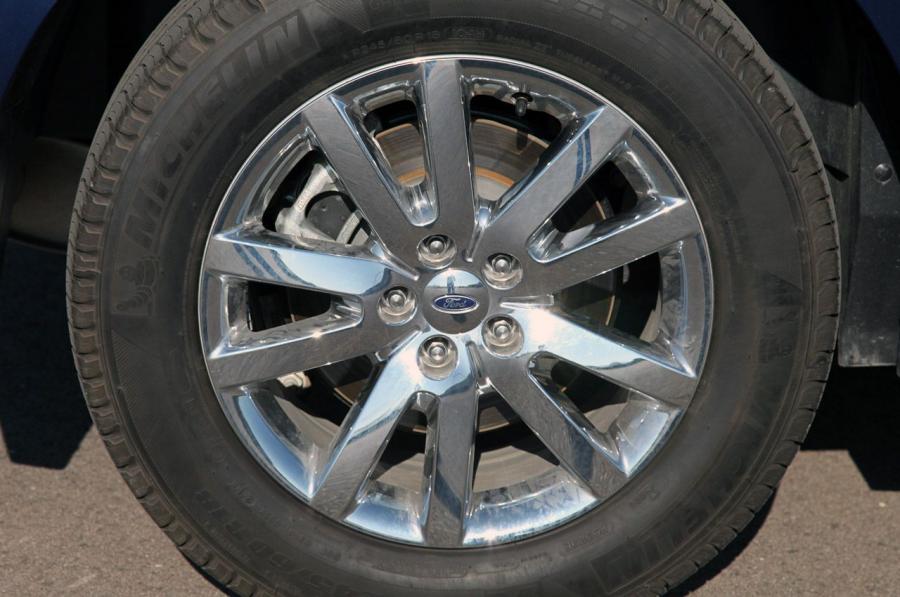  Ford Edge EcoBoost 2012 года  (фото 43 из 49)